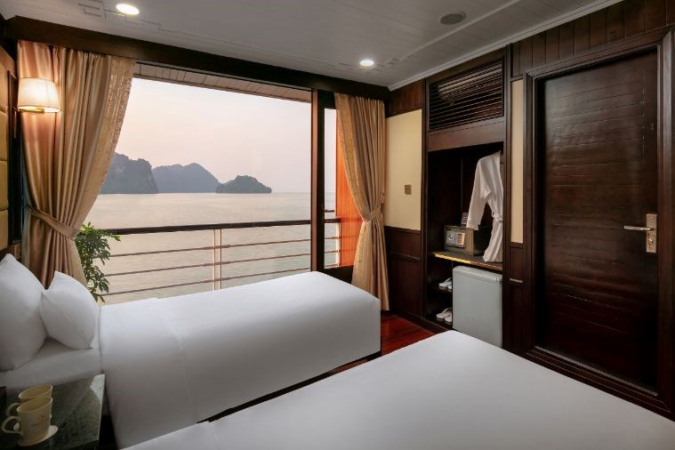 Du Thuyền Pelican Classic Hạ Long 